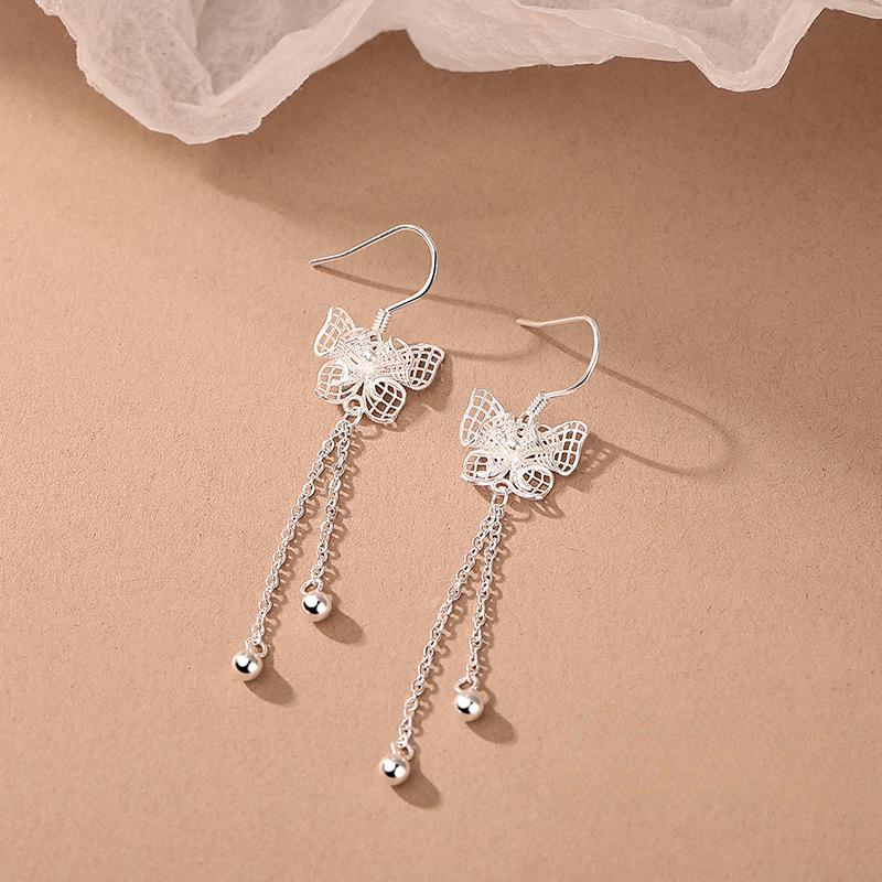 Exquisite Butterfly Flower Tassel Earrings for Women's Elegant Temperament and Slim Long Ear Hooks
