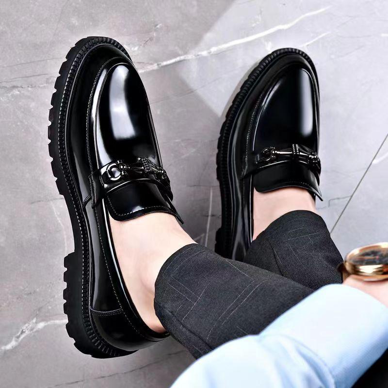 Large size men's shoes casual leather shoes men's 2025 spring new leather lazy one-pedal breathable loafers