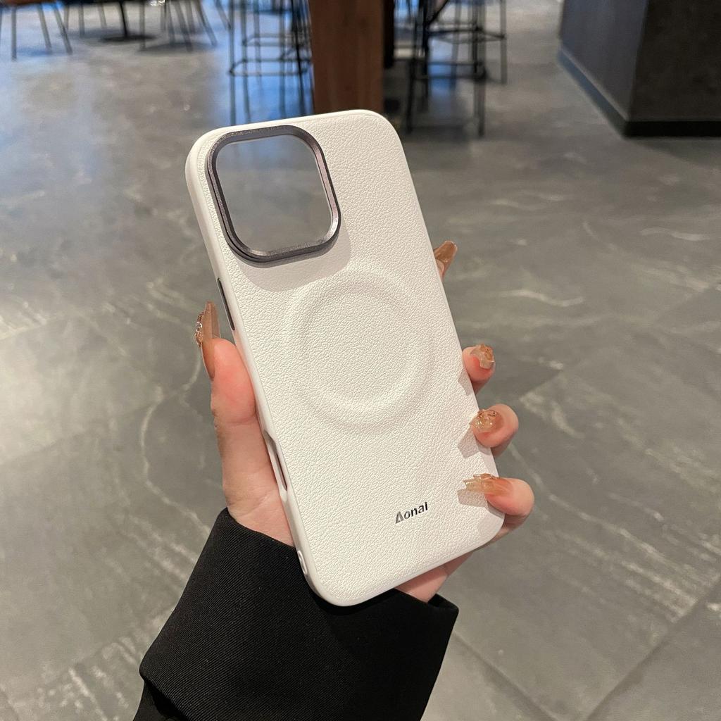 Suitable for The IPhone16 with A Lychee Peel Texture Phone Case, N52 Strong Magnetic Attraction, IPhone16 Pro with A Lens Ring, Business Hard Case