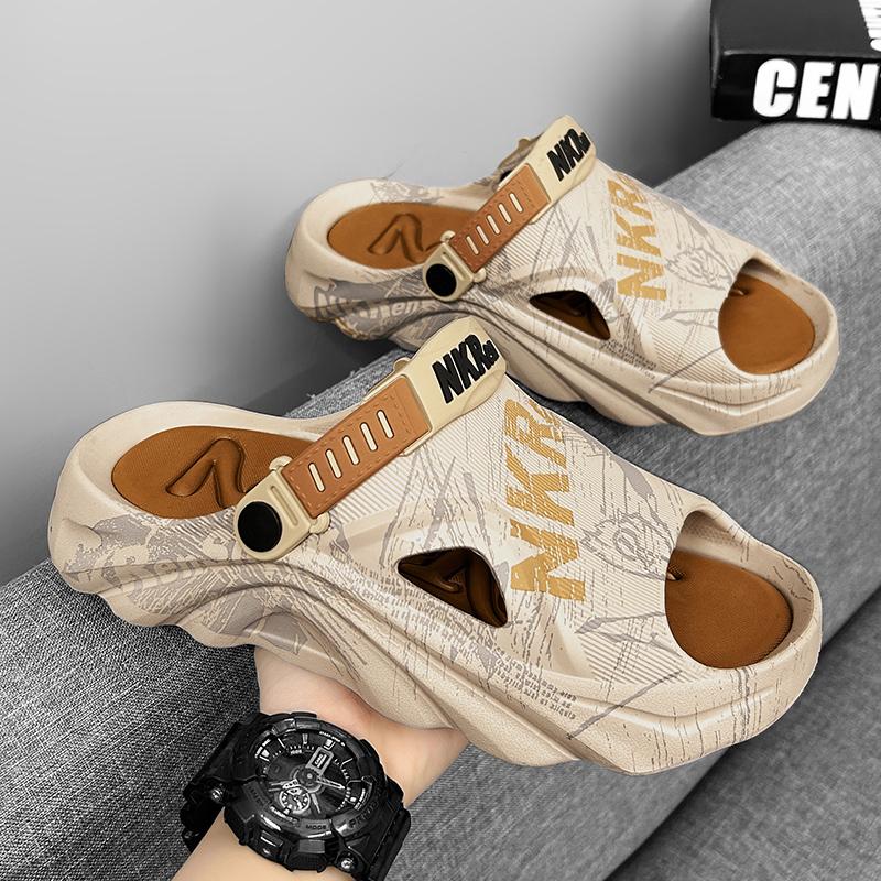 Fashion Smile Pop Fashion Men Clogs Slippers Brand Summer Clogs Slippers Outdoor Antiskid Beach Slippers Soft Home Breathable