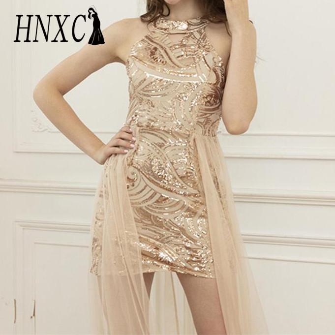 

Новое женское платье с пайетками на шее