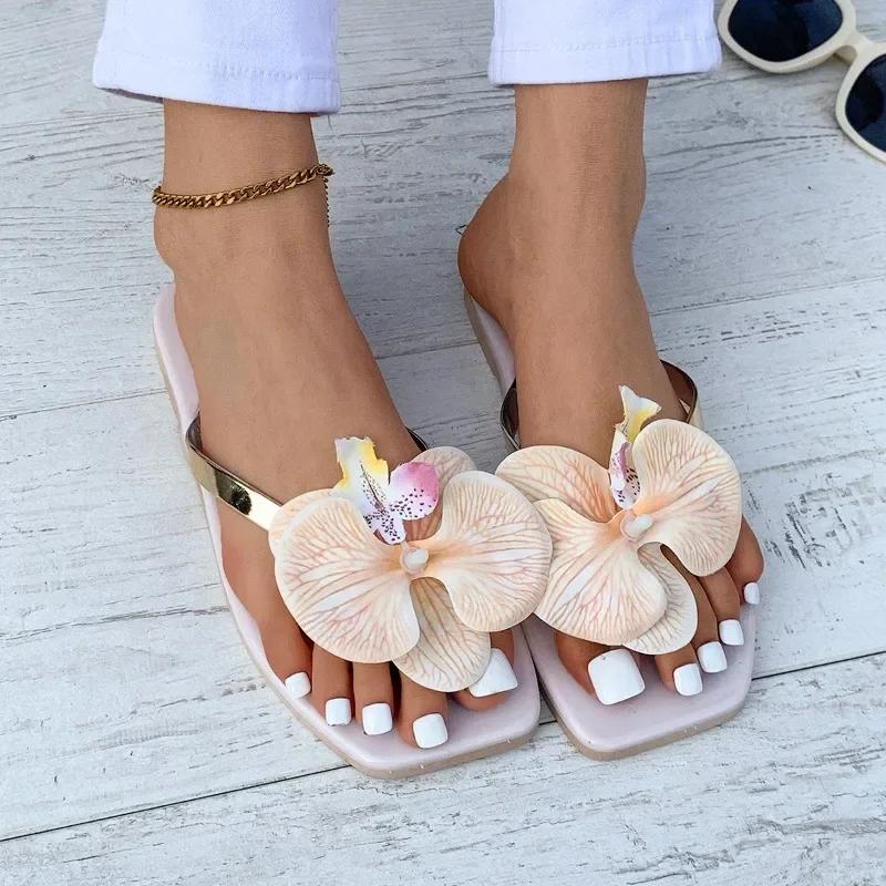 Fashion New Flip Flops Women's Slippers 2025 Summer Square Toe Flat Sandals Outdoor Casual Slippers Women Fashion Flowers Shoes Ladies