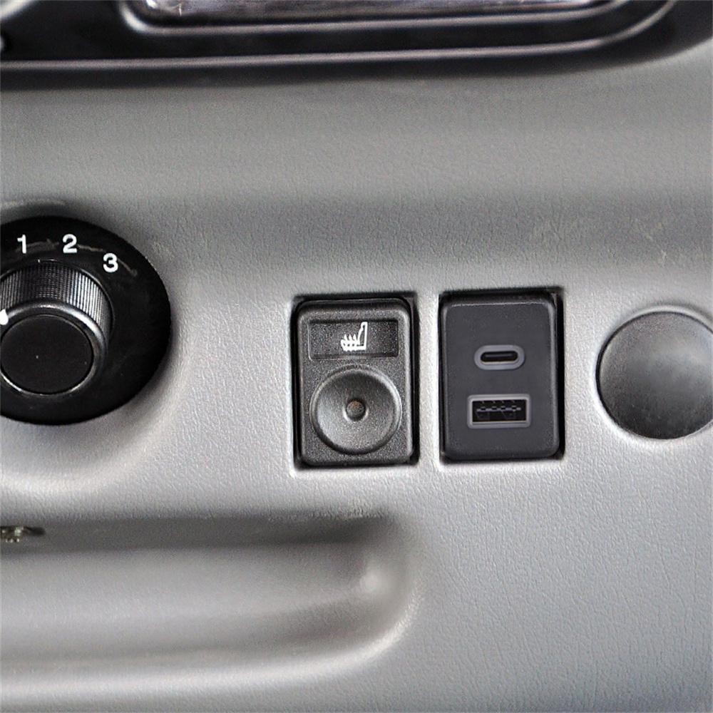 18W Car Charger Type-C+QC3.0 Fast Charging Socket For Ford Transit 37.5 X 26.5mm