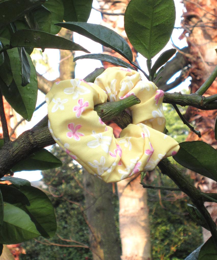 Sinoon Pattern Scrunch (Yellow)