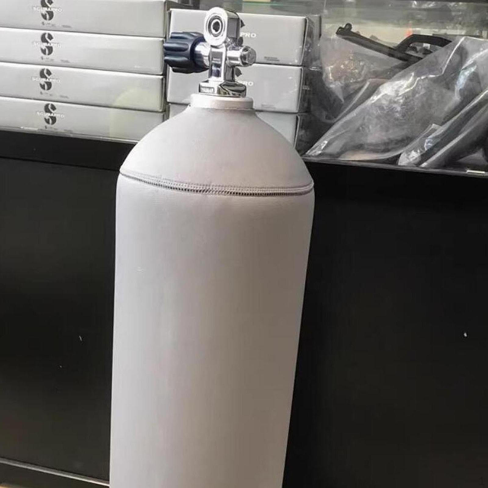 

Чехол из неопрена для баллона для подводного плавания, подходит для баллонов объемом 12 л, простая установка