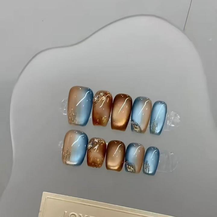 

Xiaohongshu Голубое Омбре Кокосовый Латте Ручная Работа Отбеливающие Накладные Ногти XS