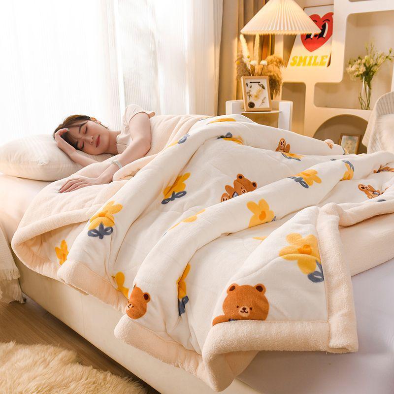 

Трехслойное утолщенное одеяло из молочного бархата для кровати и офиса, зимнее одеяло из кораллового флиса 120*200cm - Thickened Milk Velvet Blanket