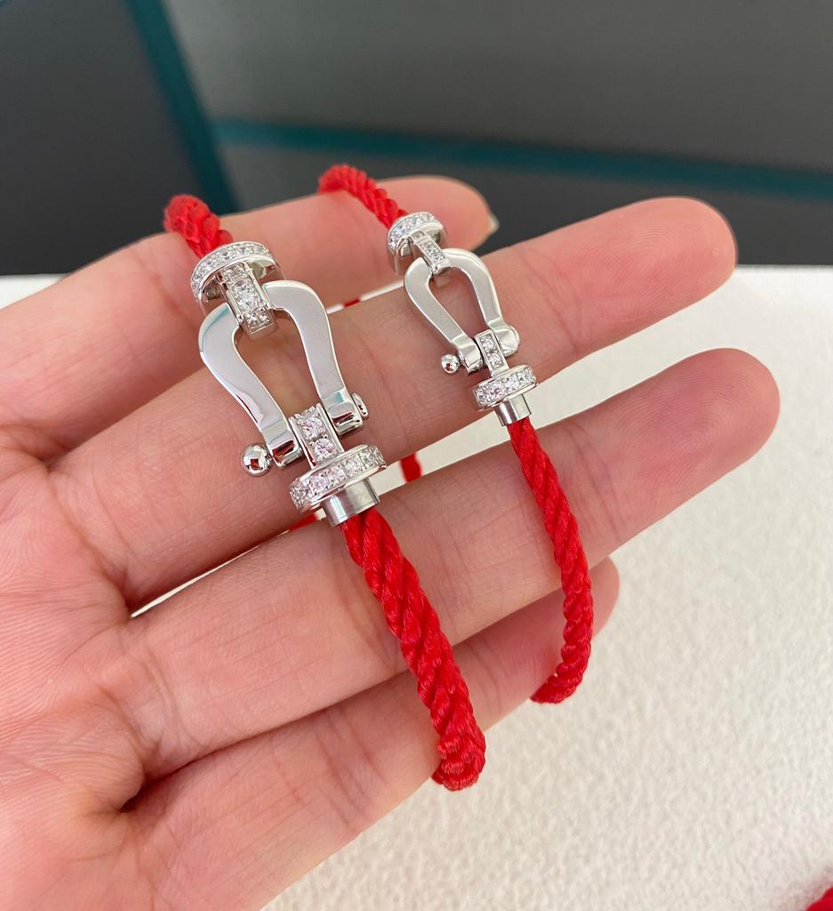 High Quality Luxury Freded Horseshoe Buckle Bracelet Red/Black Nylon Rope U-shaped Buckle Bracelet Men's and Women's Bracelets