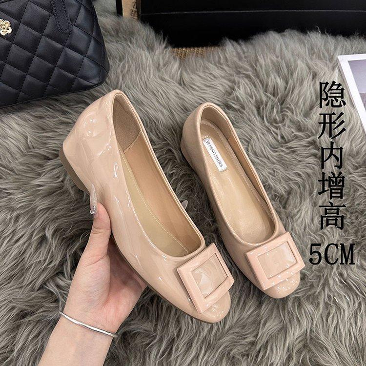 

Small person height increase 5cm nude square buckle light mouth single shoes women s 2025 summer new French round head soft flat shoes 40 телесный