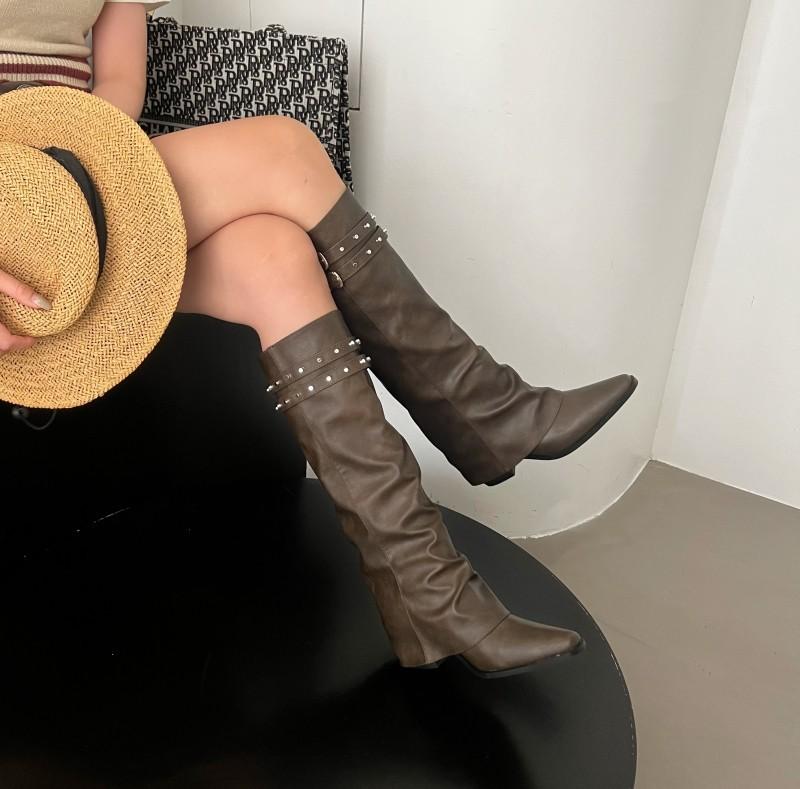 Sweet Cool Tall Knight Boots Women's Pointed Pants Pants Spice Girls Boots Rivet Belt Buckle Leather Thick Heel Boots But Knee