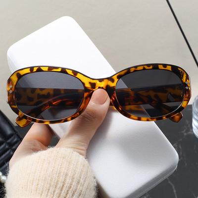 Retro Oval Sunglasses Female Male Luxury Brand Compact Sun Eyeglasses Vintage Round Eye Eyeglasses Ladies Goggle for Men Women