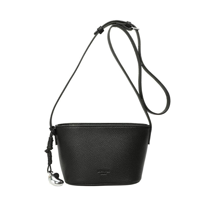 2025 New Niche Design Simple Wind Lychee Pattern Bucket Bag Casual Versatile Korean Sweet Wind Messenger Women's Bag