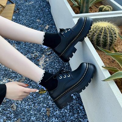 Scarpe Derby a suola spessa autunno e inverno nuove Martins rialzate stringate scarpe in pelle piccola da donna