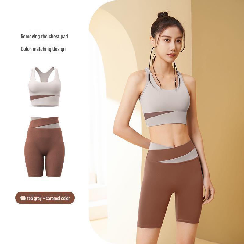 Peach Seamless Sports Suit: Slimming, Shaping, Yoga & Running Outfit for Women