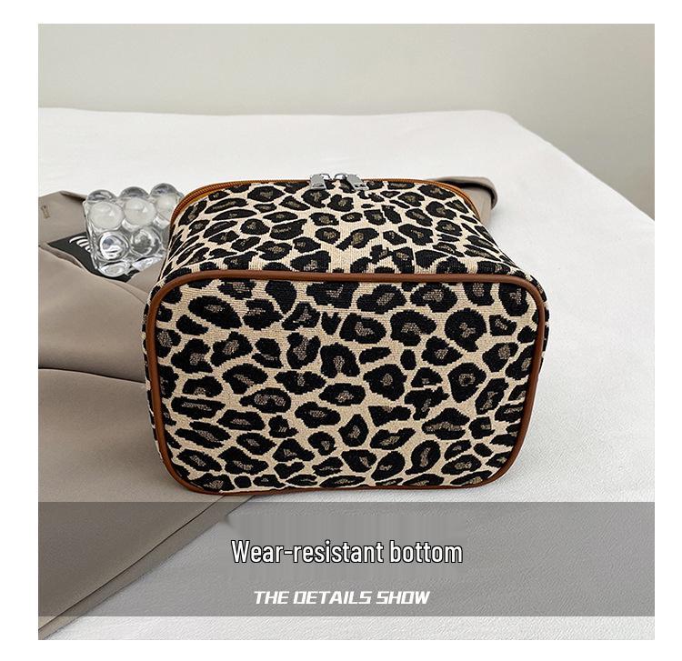 Chic Leopard Print Makeup Bag for Women, Large Capacity, Professional Storage, Aesthetic Travel Handbag