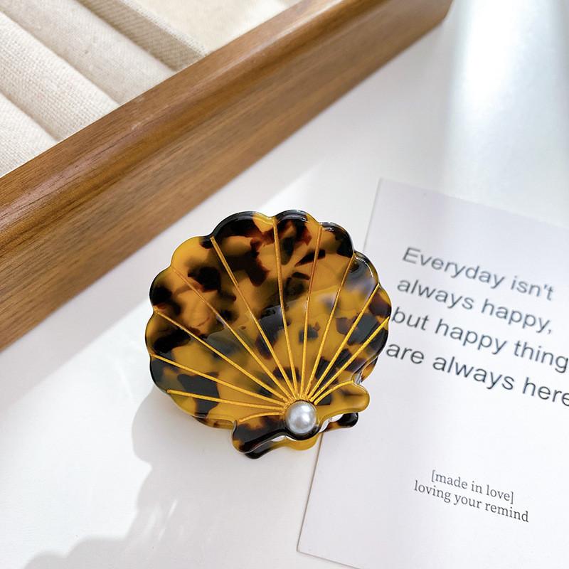 Versatile Acetate Hair Claw Clip With Elegant Shell Design And Pearls For Trendy Hairstyles