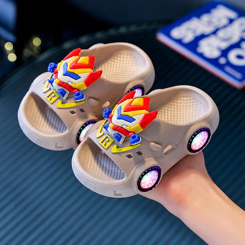 

Light-up cartoon non-slip children s sandals, boys home superhero soft-soled baby slippers for summer 20-21Code