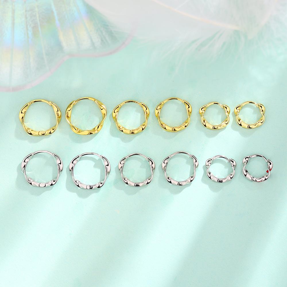 Moebius Ear Cuff: Trendy Minimalist Japanese-Korean Style Twisted Wave Hoop Earrings