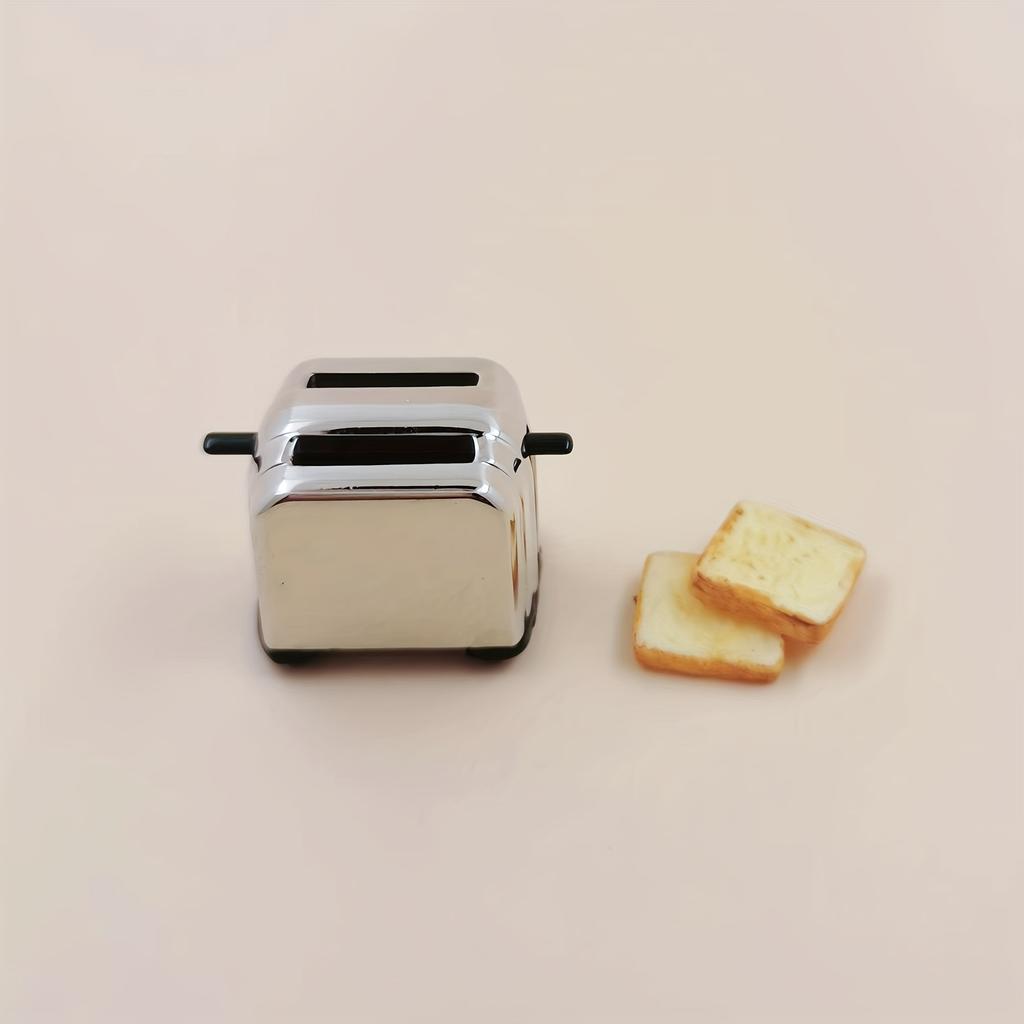 1: 12 Scale Kitchen Scene Model Mini Metal Toaster Creative Mini Breakfast Toaster Doll House Accessories Simulation Toaster