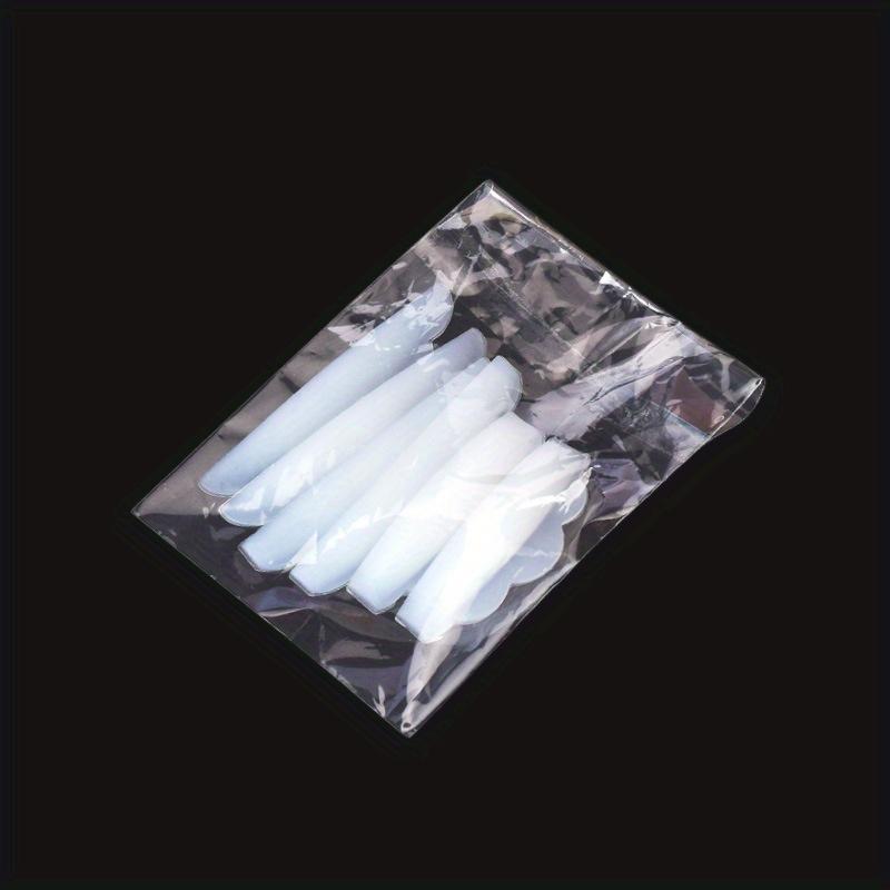 

1 комплект силиконовых прокладок для привитых ресниц. 3 пары больших, маленьких и средних ресниц. Ошпаривание ресниц с тонким краем. Вспомогательное устройство для прививки ресниц. 6pcs