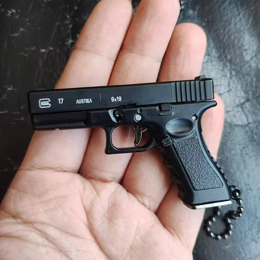 1:3 Semi Alloy G34 TTI Pistol Model 1911 G17 Keychain Disassemble Mini Gun Toy Craft Bag Pendant for Chlidren Adults