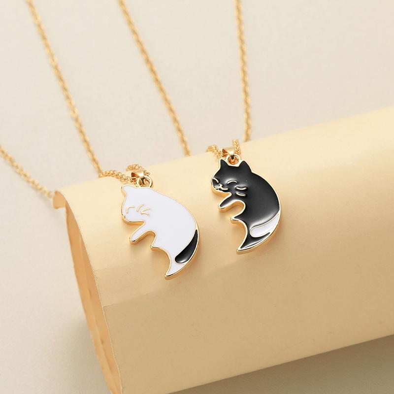 Hug Cute Pet Cat Pendant Necklace Women Girls  Trendy Jewelry Couple Gift Friendship Necklace