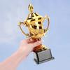Goldene Plastiktrophäe Goldener Pokal mit Deckel Spiel-Match-Trophäe Rosenmuster Siegerpreis Trophäe für Meisterschaften Turniere