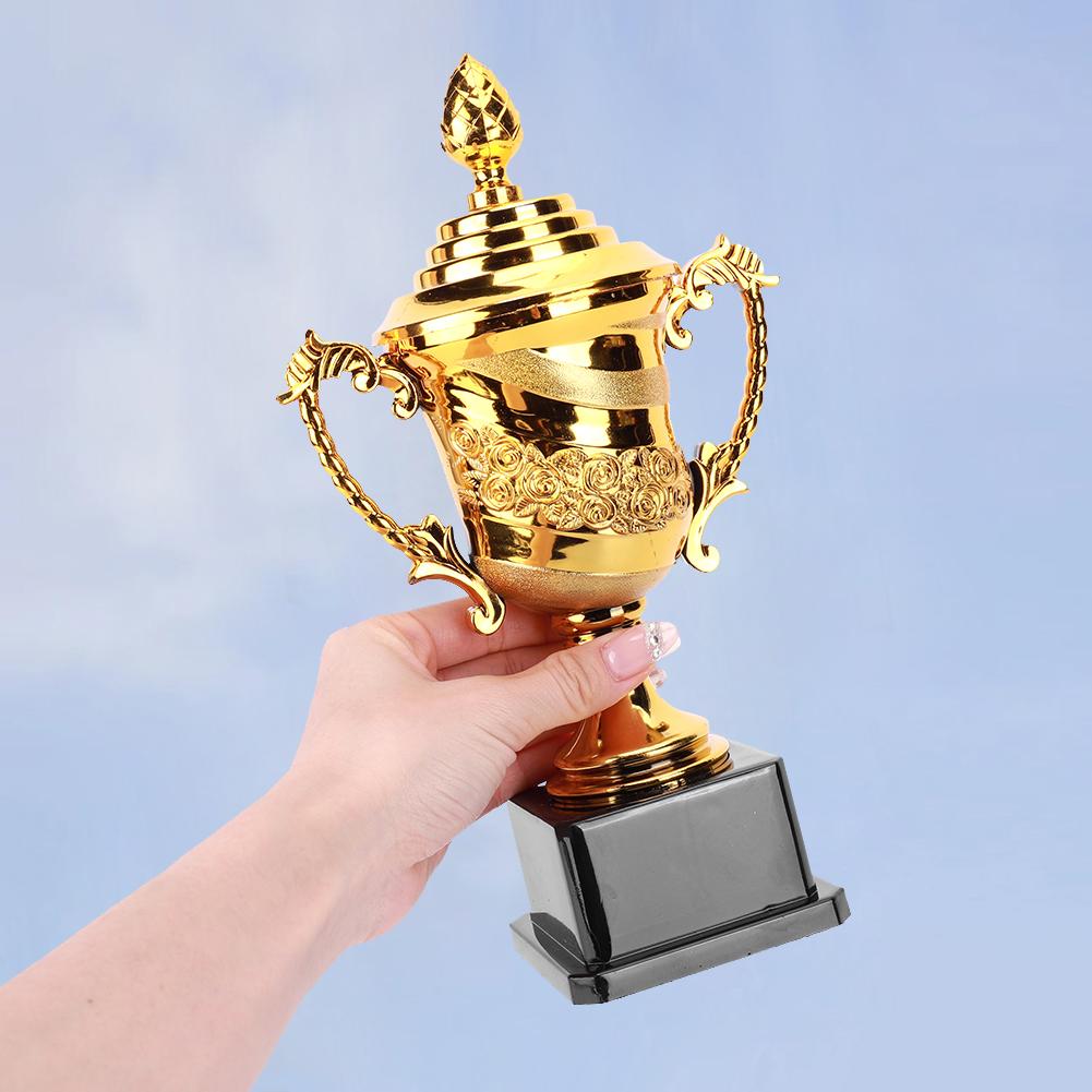 Goldene Plastiktrophäe Goldener Pokal mit Deckel Spiel-Match-Trophäe Rosenmuster Siegerpreis Trophäe für Meisterschaften Turniere