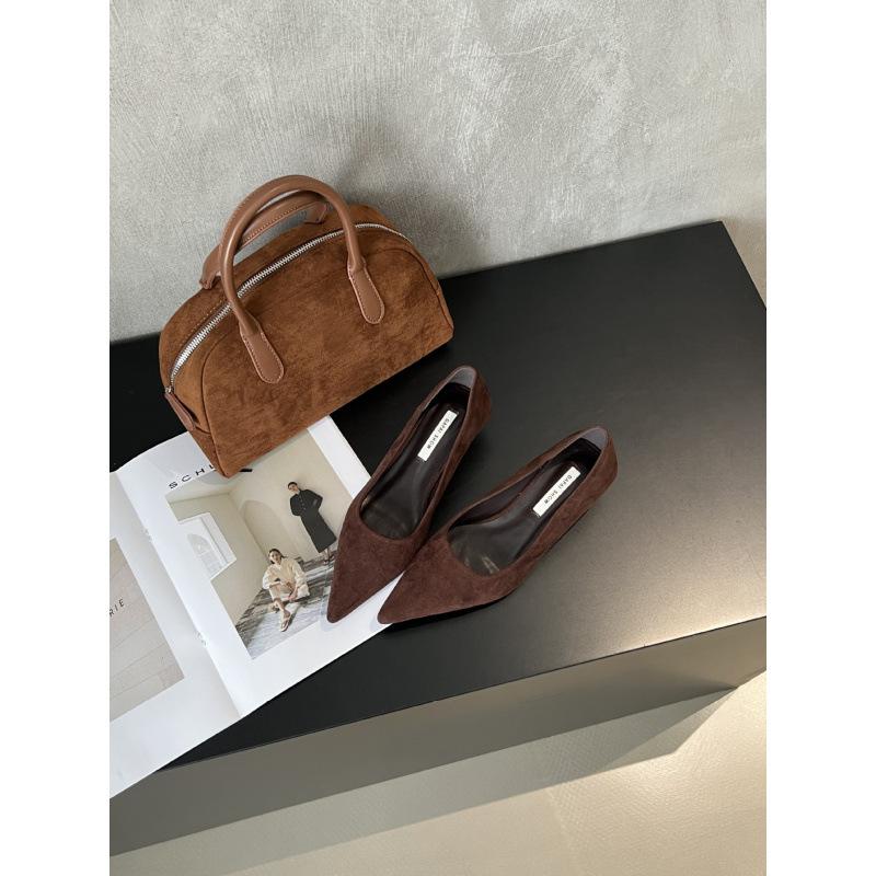 

Черные замшевые туфли-лодочки на тонком каблуке, женская обувь 2025 новая весна, осень и зима, темпераментные французские остроносые туфли на низком каблуке с открытым верхом 36