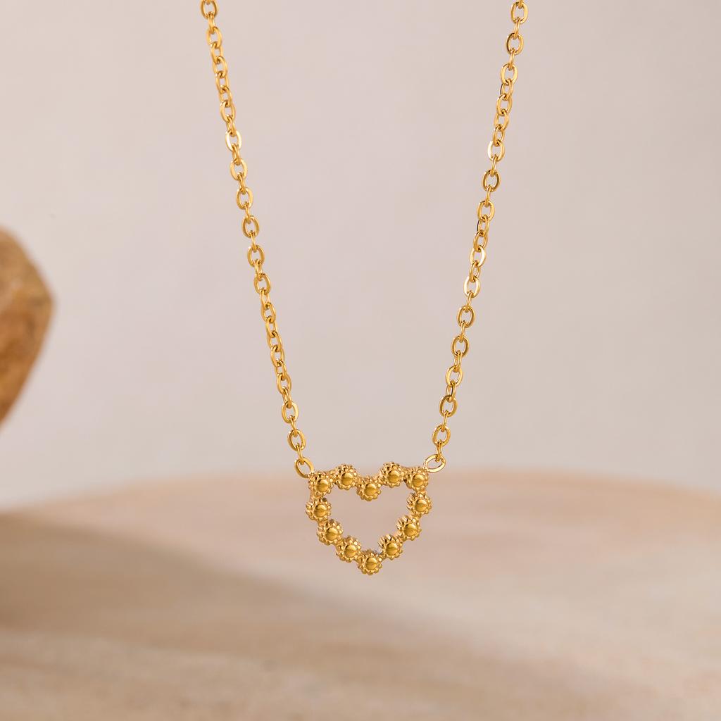 Fashion Necklace Women'S Stainless Steel Temperament Light Luxury Heart Earrings Collarbone Chain Set