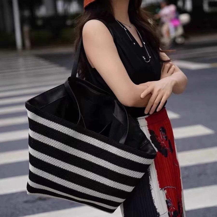 Black and White Striped Tote Bag 2025 Woven Large Capacity Single Shoulder Women's Bag Lazy Style Lightweight Vacation Bag Shopping Bag for Women