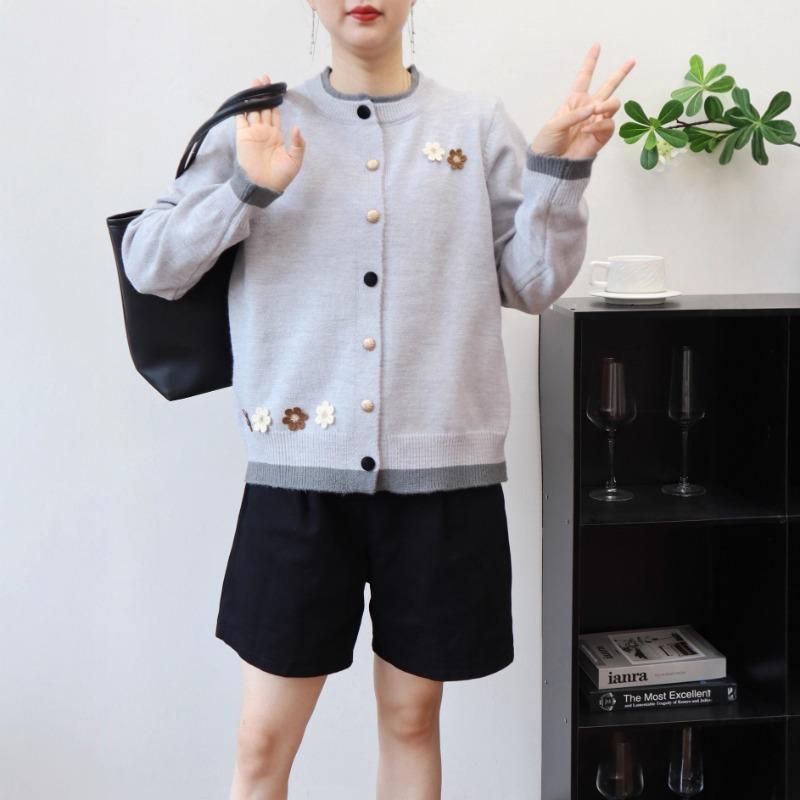 Three-dimensional Flower Crew Neck Knitted Cardigan Women's Autumn and Winter New Loose and Versatile Color Matching Sweater Jacket