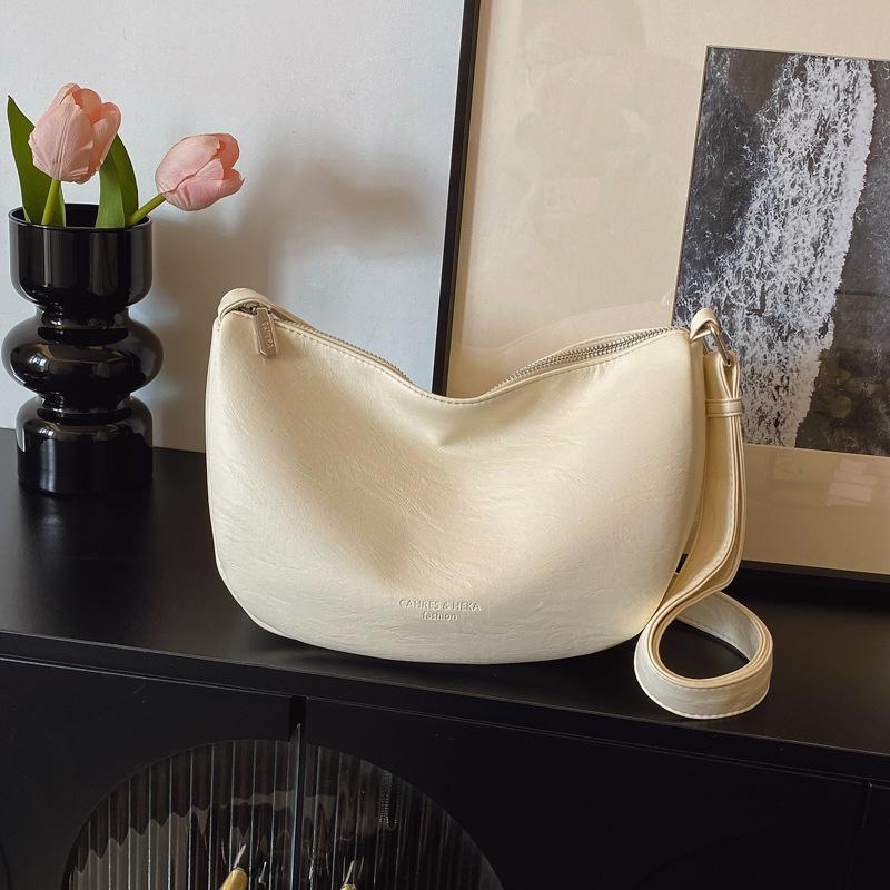 Retro Bag Women's Large-capacity New Niche Design High-end Texture Messenger Bag Commuter Dumpling Bag