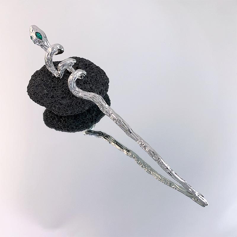 Vintage Chinese Style Hairpin for Updos - Elegant Retro Hair Stick with Tassel for Qipao