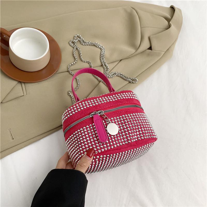 

2025 Hot Diamond Bag Niche Design Chain Crossbody Bag Girls Large Capacity Handbag Personalized ins Cosmetic Bag розы красного