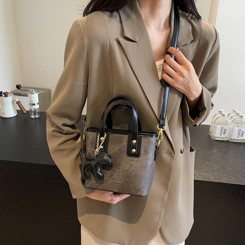 

Женская сумка ретро нишевая сумка-ведро женская осень 2024 контрастного цвета модная сумка через плечо высокого класса сумка-мессенджер 19*9*16