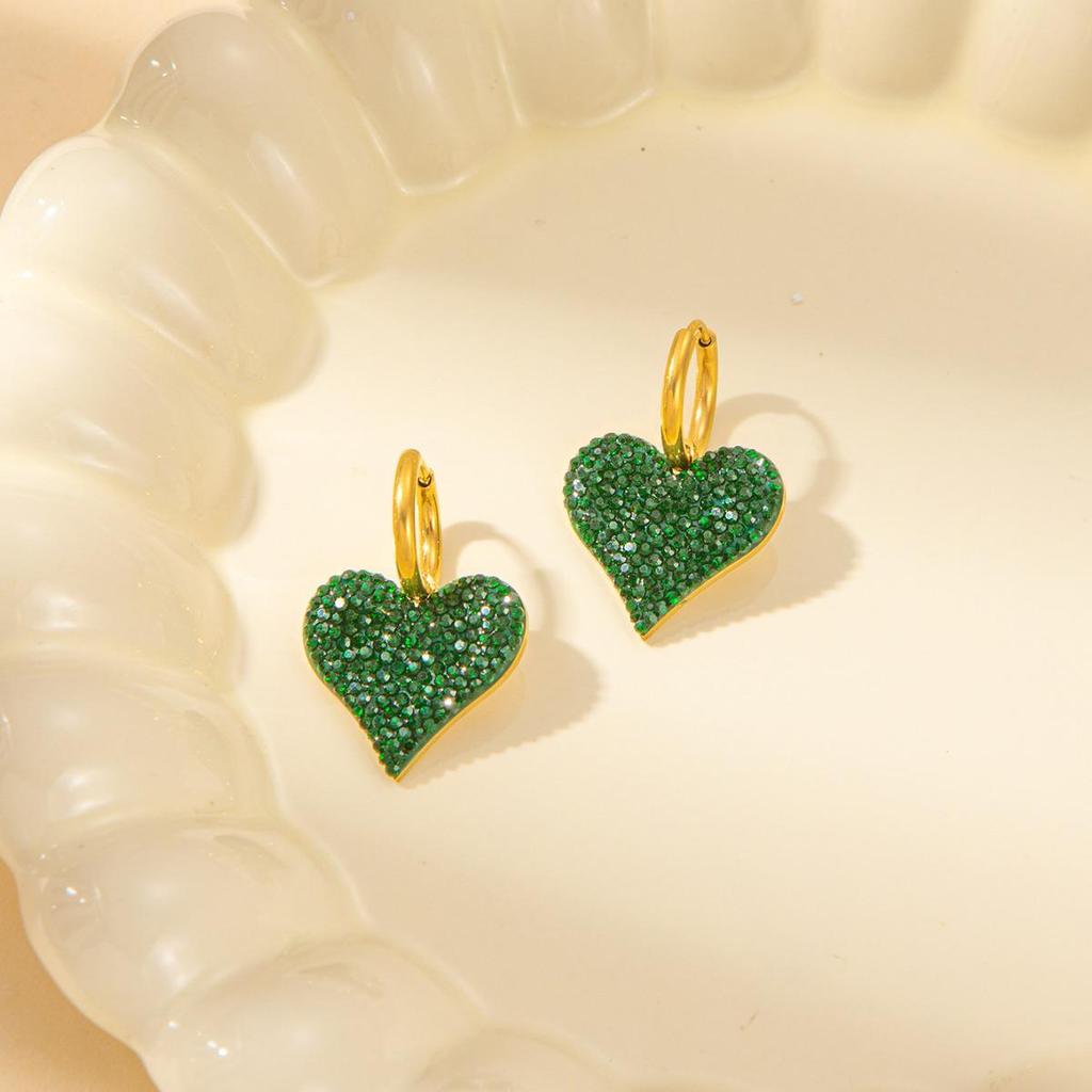 Versatile Green Diamond Heart Chain Necklace - European & American Fashion