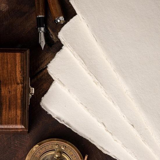 Balení 50 listů akvarelového papíru 150 ručně vyráběného GSM Virgin bavlněného papíru s okrajem Deckle