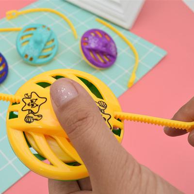 Neues Klassisches Nostalgie Kreisel Spielzeug Mini Niedliche Süßigkeiten Farbe Zuglineal Kreisel Spielzeug Eltern-Kind-Interaktion Zwei-Spieler-Match Spielzeug