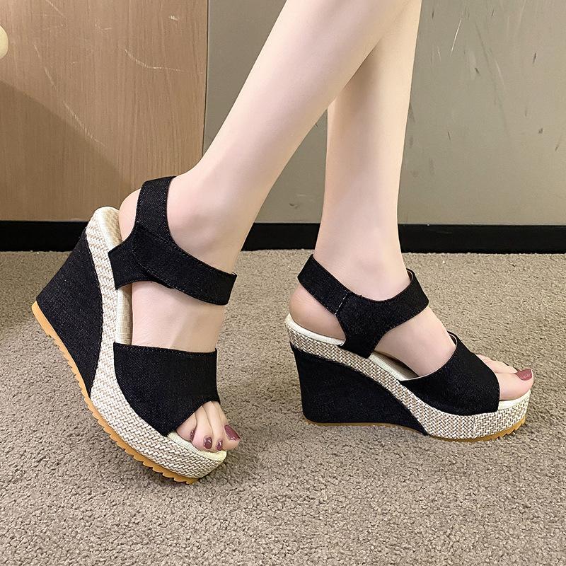 2025 Summer Fashion Denim New Muffin Women's Shoes European and American Casual Sandals Magic Platform Wedge Heel Women's Sandals