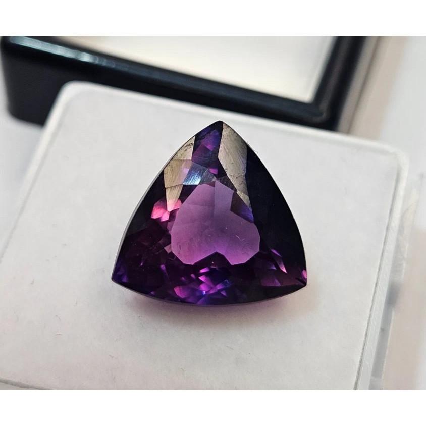 Alexandrite Color Changing 8-9 Ct Trillion Cut Beautiful Certified Gemstone