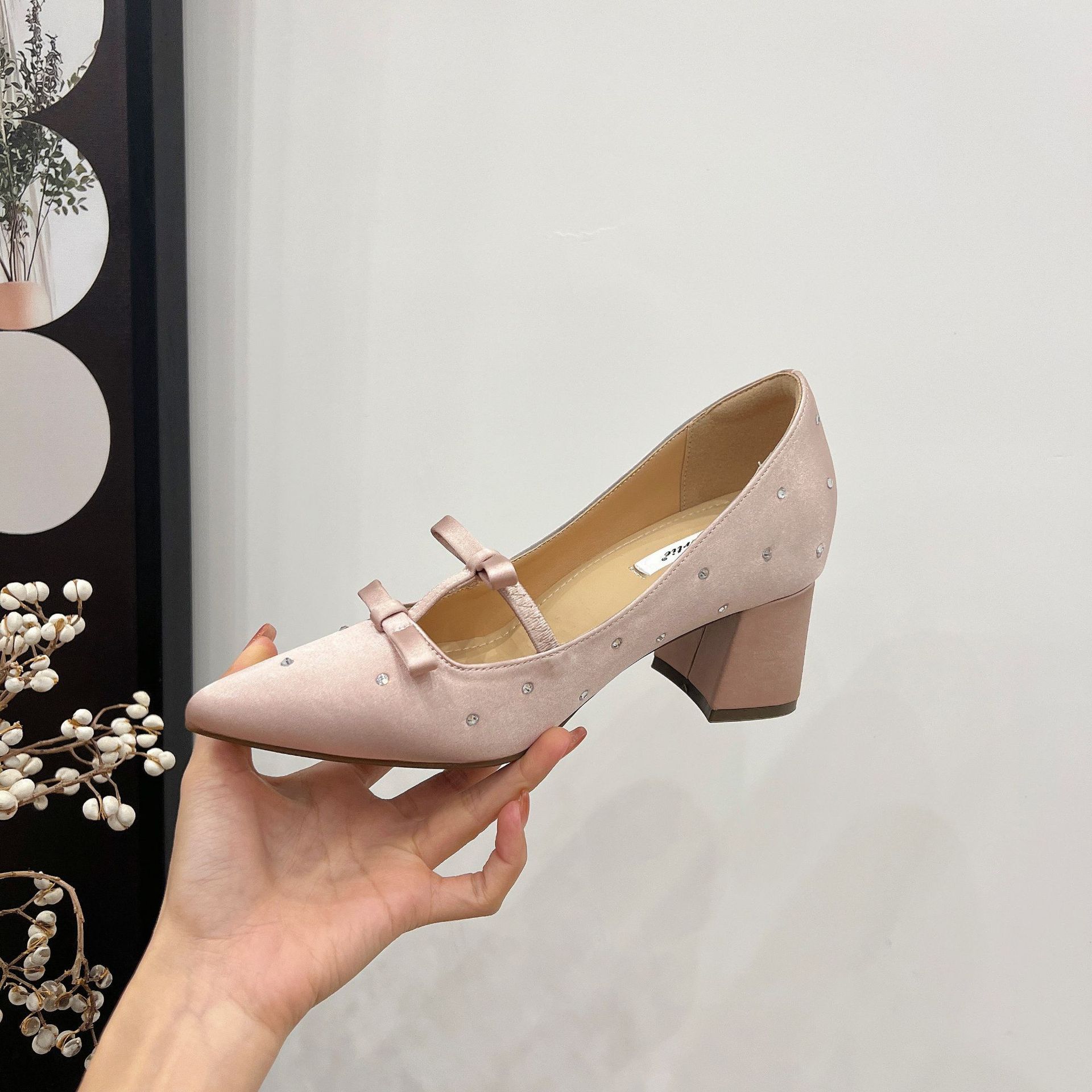 

Inner heightening women s shoes satin bow thick heel single shoes 2025 spring new high-end rhinestone pointed high heels 39
