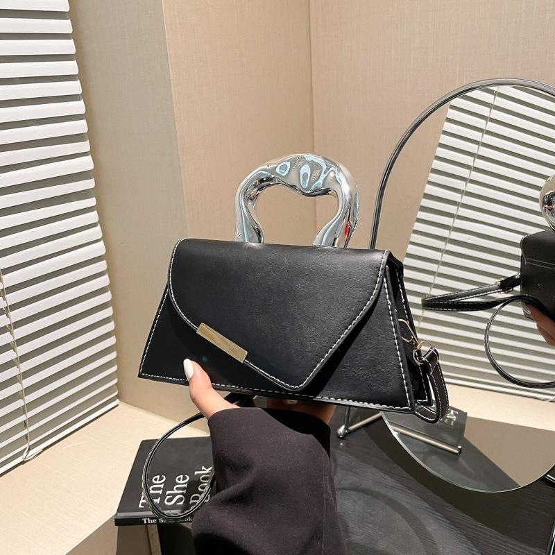 2025 Summer Light Luxury High-end Texture Temperament Niche Design Sense Handbag Foreign Style Versatile Commuter Shoulder Messenger Bag