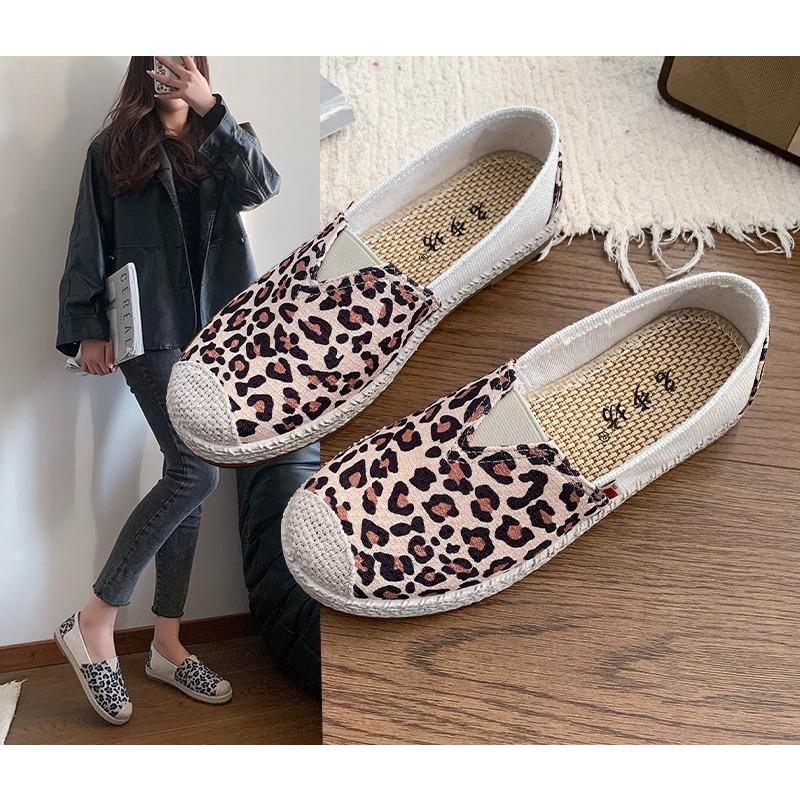 2026 Spring Women's Handmade Lace Flats Cloth Shoes Breathable and Comfortable One-pedal Casual Shoes Soft and Non-slip Soles