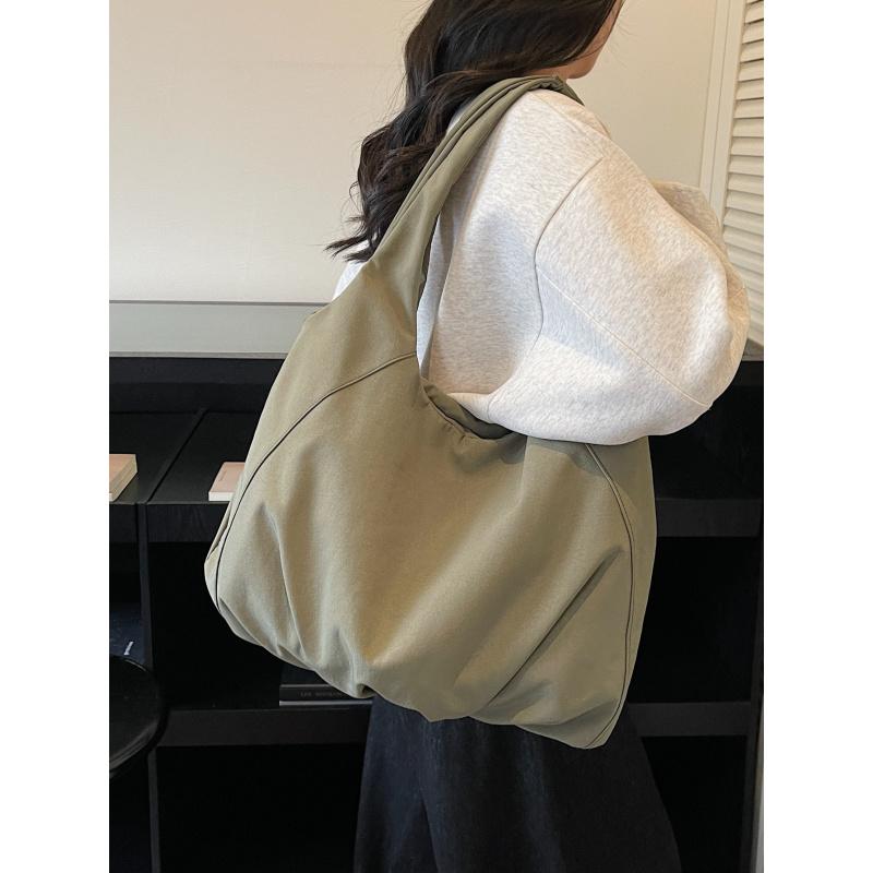 Large-capacity Lightweight Dumpling Bag for women2026New Sports and Fitness Yoga Bag, Versatile Horn Bag, Shoulder Handbag