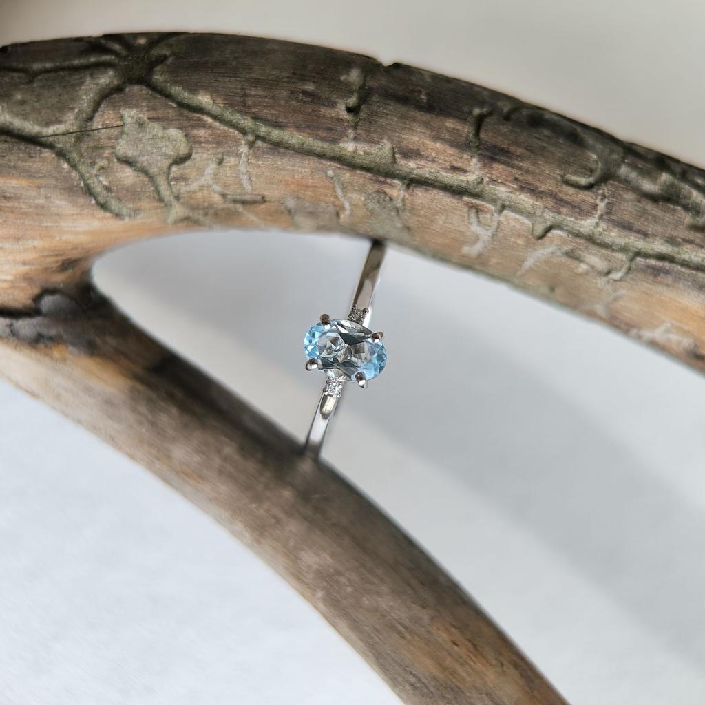 Silver Ring with Natural Topaz 0.98ct, Item Weight 1.96 Gr (2188339)