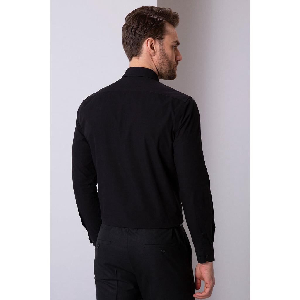 Biała koszula basic o dopasowanym kroju