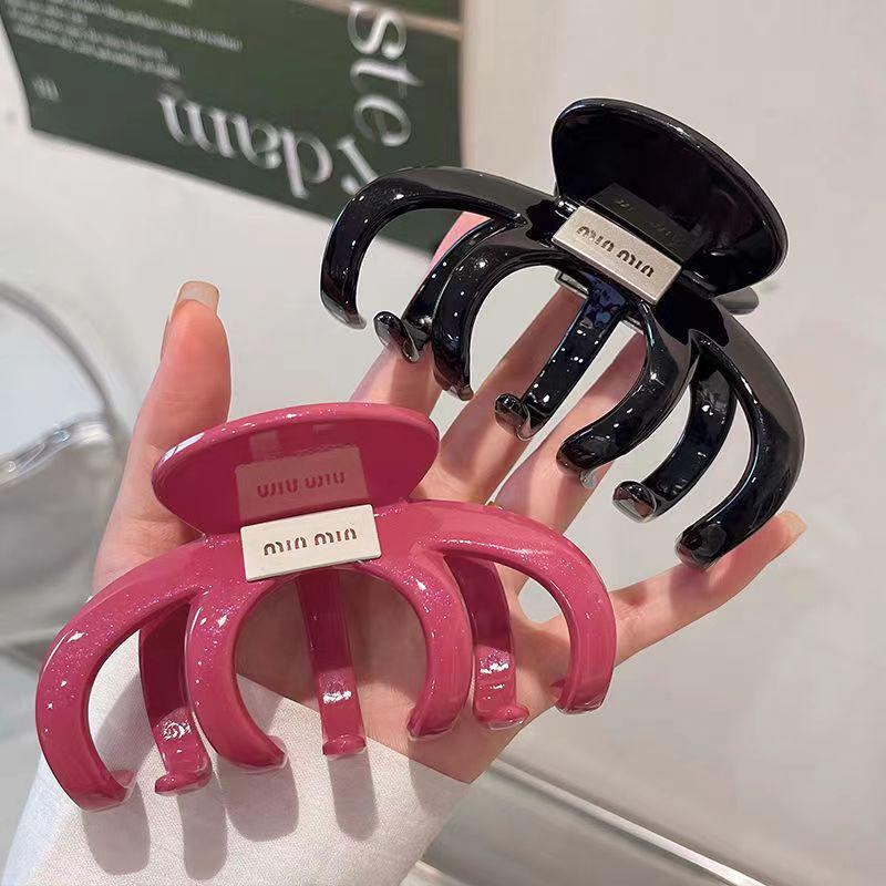 Retro Acrylic Shark Hair Clip - High-End Feel for Back of Head