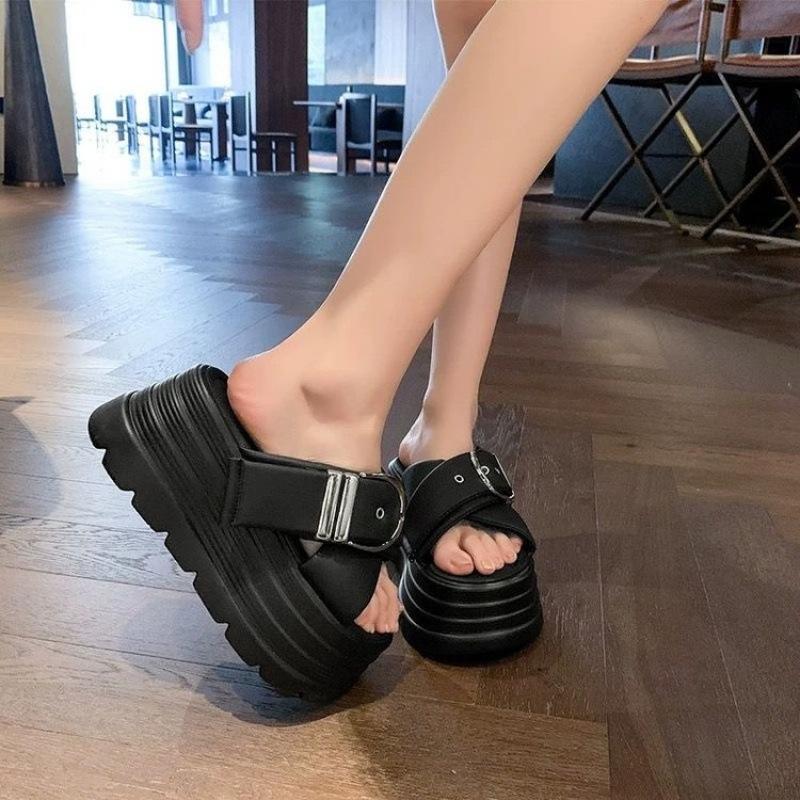 Thick-soled slippers for women to wear 2024 summer soft leather cross-toe stepping on shit sandals casual lazy slippers