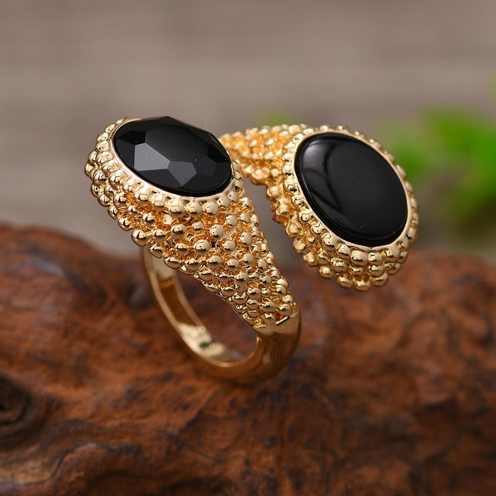 European Retro Rhinestone-Studded Luxury Women s Ring